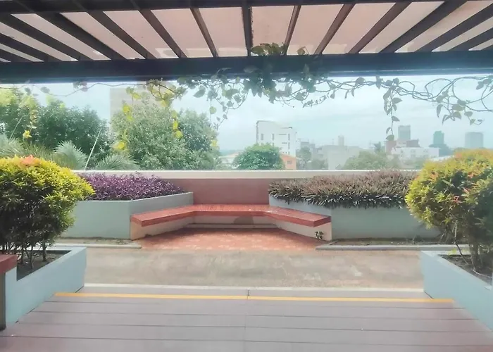 Cozy Near Ayala Center アパート